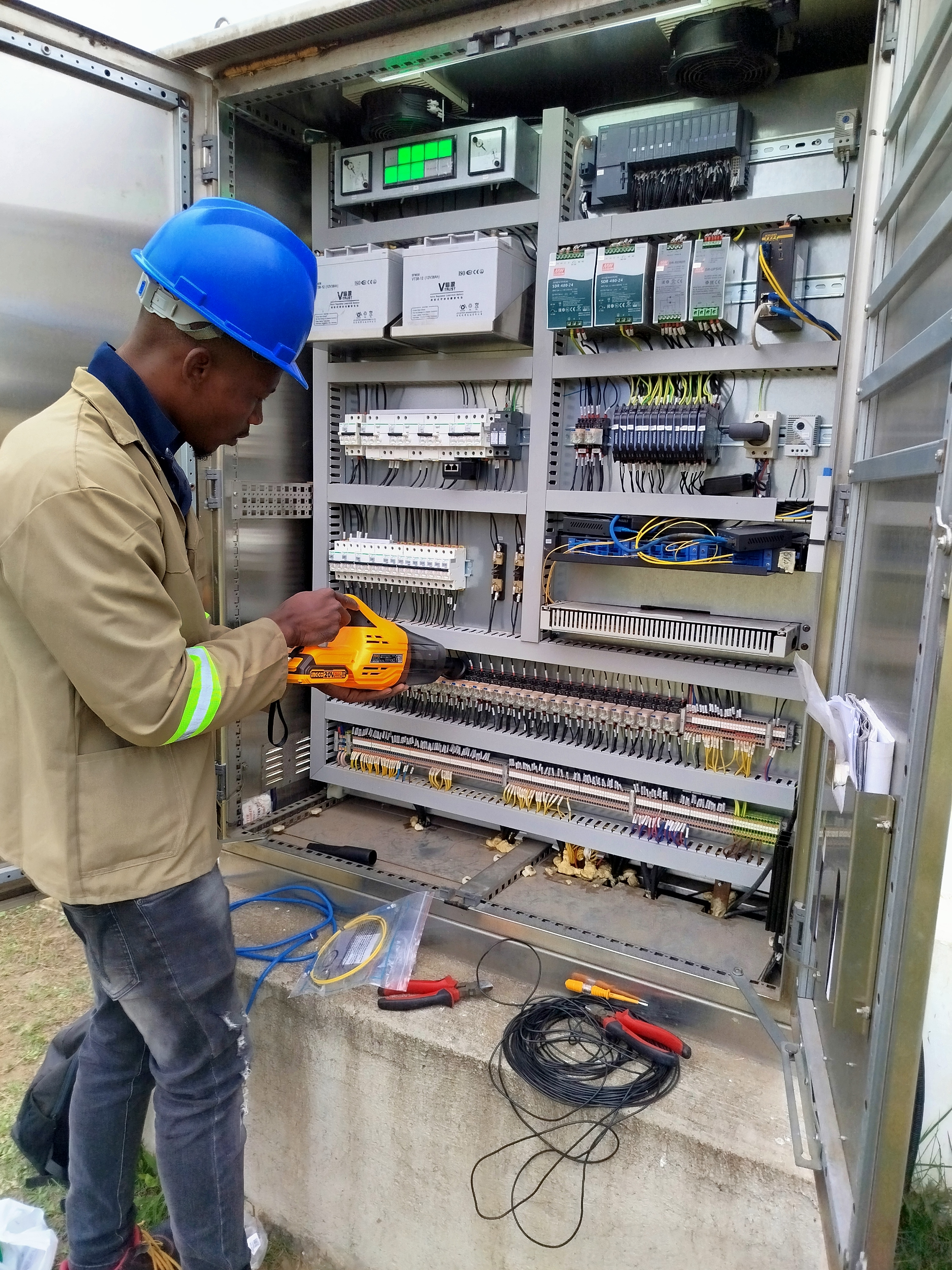 Instalações Elétricas em BT e MT - Energia segura e eficiente